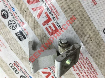 8K0831402F - KAPI MENTESESI