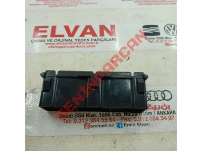 8P0941567 - DÜĞME YUVASI - Used Original