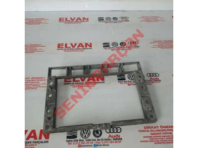 7L6857318 - ÖN GÖĞÜS EKİ - Used Original