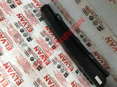 5K6839902B - KAPI CAMI ÇERÇEVESİNİN SİPERİ - Used Original