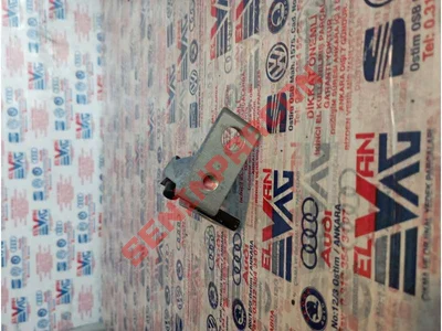 8V5833404C - SCHARN HAELFTE H R U - Used Original