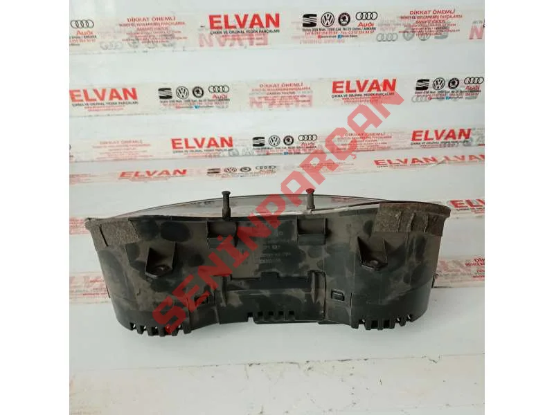 8P0920931R - GÖSTERGE TABLOSU