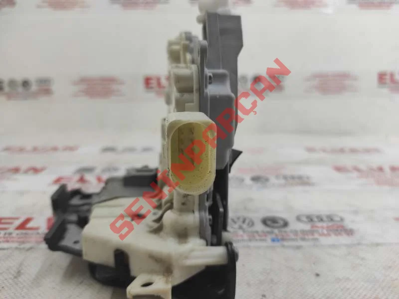 4F1837016 - KAPI KILIDI