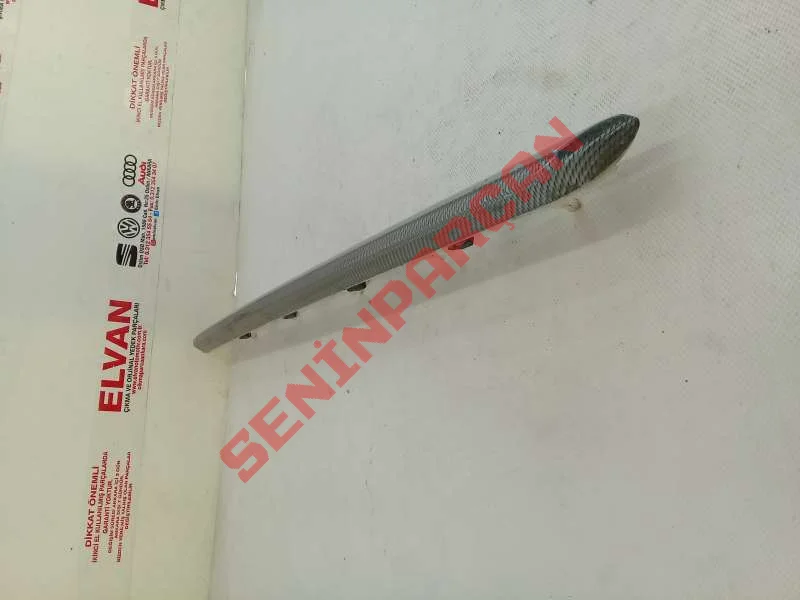 8V1853190AH - BLENDAJ