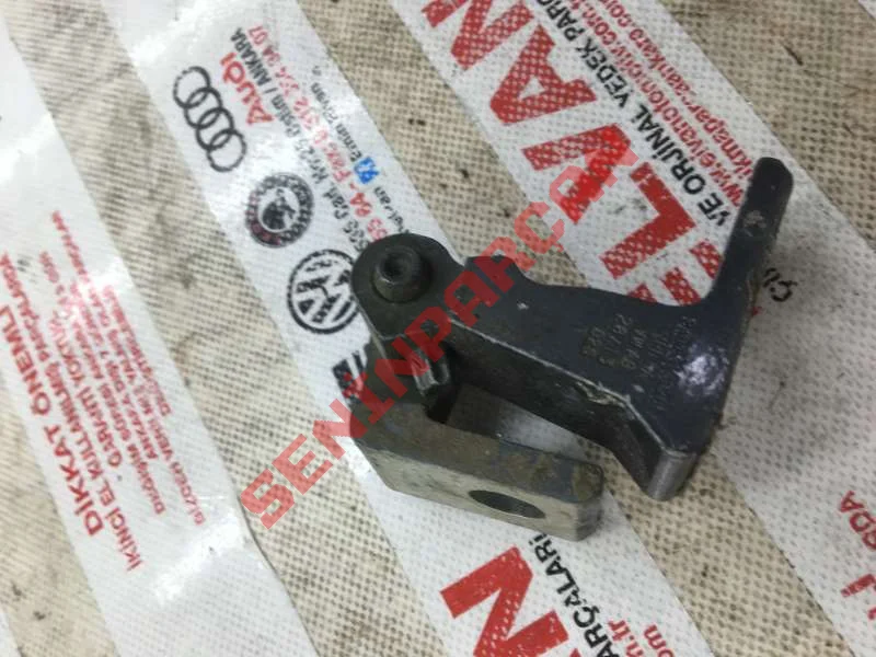 8K0831402H - KAPI MENTESESI