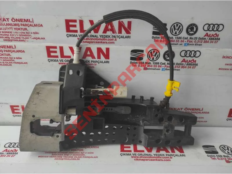 8T0837885 - YATAK KANCASI