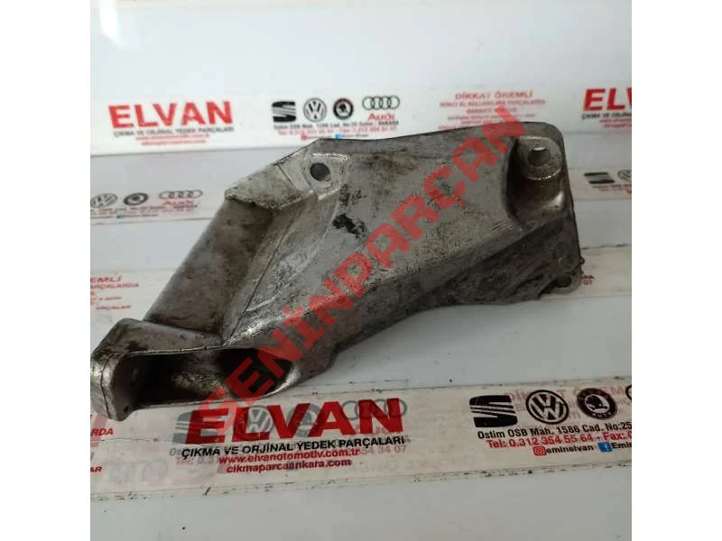 8D0199307P - BRAKET