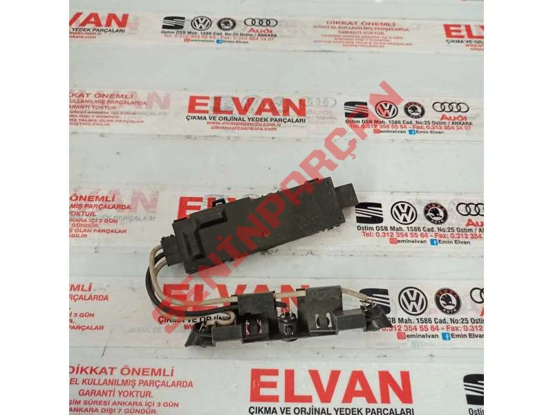3C0951171C - KORNA BRAKETI