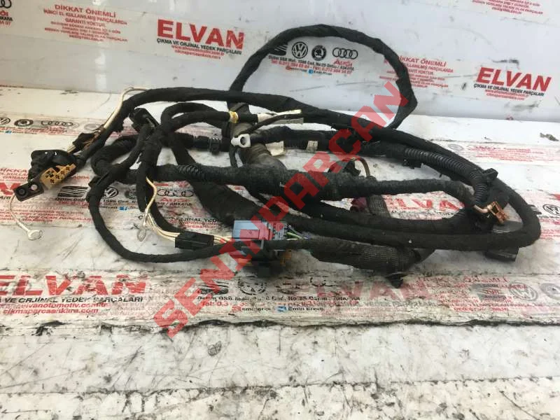 1J0973704 - KABLO SOKETI