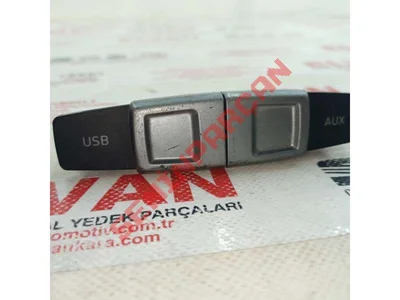 1P0035726A - USB VE AUX-INBAĞLANTISI - İkinci El Orjinal