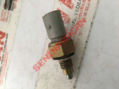 02T945415E - GERİ VİTES LAMBASININ ŞALTERİ - İkinci El Orjinal