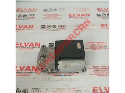 8D0696560 - SİLECEK MOTORU