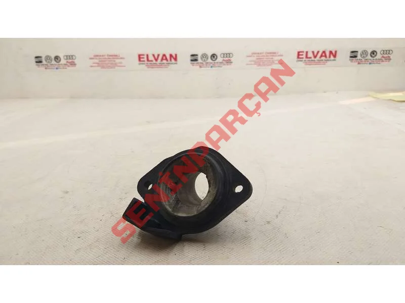 032121121A - ADAPTOR