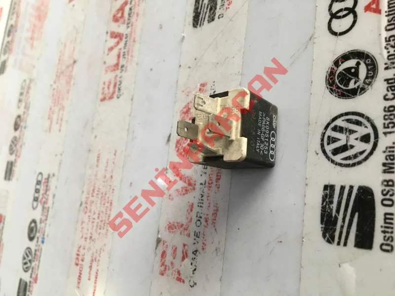 8K0951253 - MOTOR KAPUT KILIDI