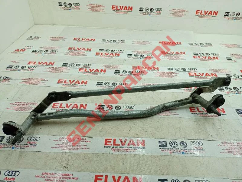 8P1955023K - MOTORLU SILECEK BRAKETI