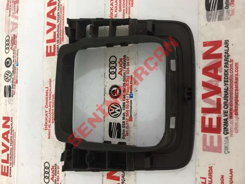 3C0864263 - ORTA KONSOL SİPERİ