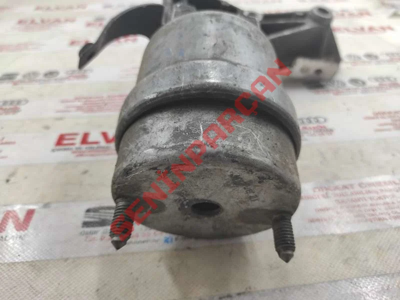 7D0199132D - MOTOR TAKOZU