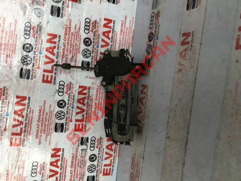 8E1837885A - KAPI KOLU BRAKETI