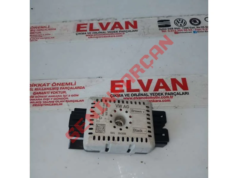 5Q0035570 - AUX GIRIS SOKETI