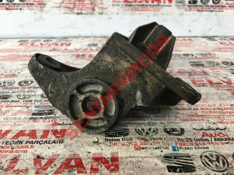 8D0399114T - BRAKET