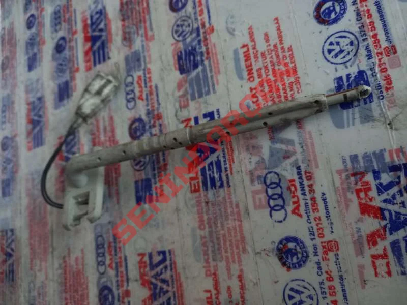 5G0857552M - AYNA VE KORUYUCULU