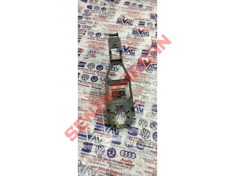 3B0837885D - KAPI KOLU BRAKETI